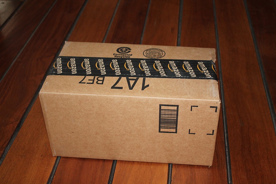 Amazon: come ricevere un pacco quando non c’è nessuno in casa