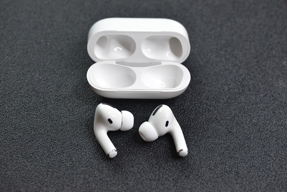 Come-pulire-gli-AirPods-e-la-custodia-di-ricarica