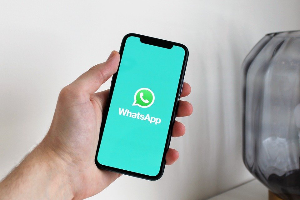 WhatsApp-vedo-i-numeri-al-posto-dei-nomi-dei-contatti--come-risolvere