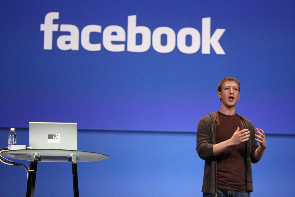 Facebook, il tasto “non mi piace” arriverà presto